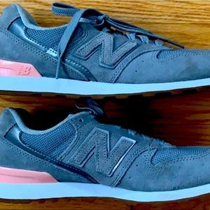 New Balance 696 Sneakers